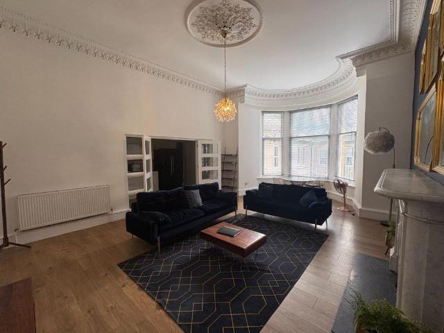 3 bedroom flat to rent