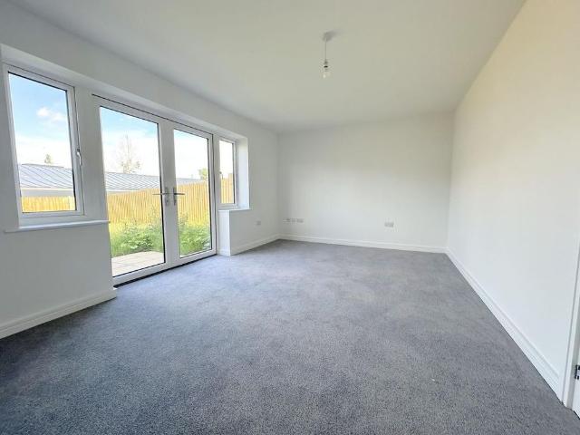 3 bedroom flat to rent