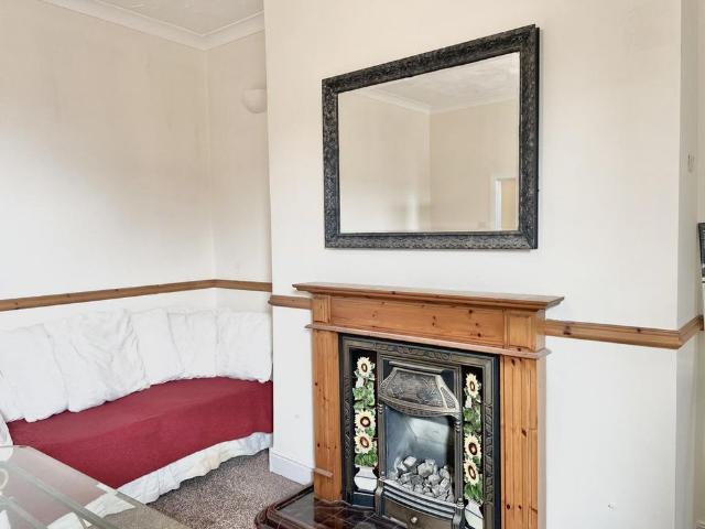 3 bedroom flat to rent
