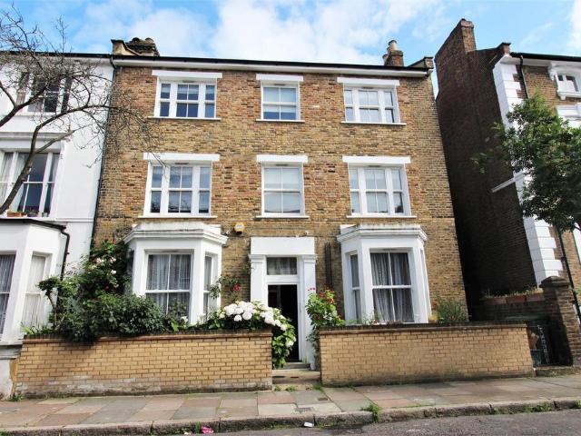 3 bedroom flat to rent