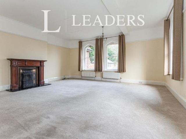 3 bedroom flat to rent