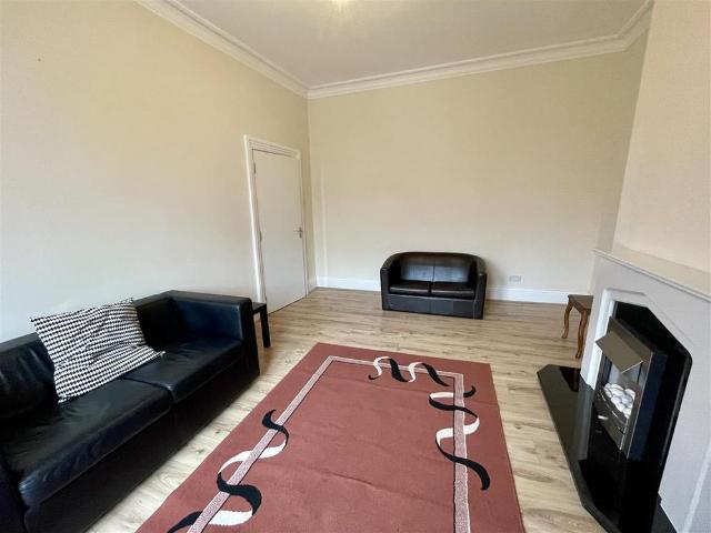 3 bedroom flat to rent