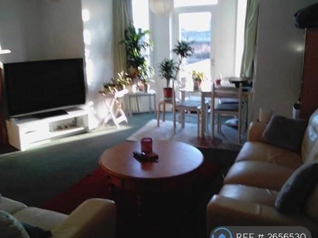 3 bedroom flat to rent