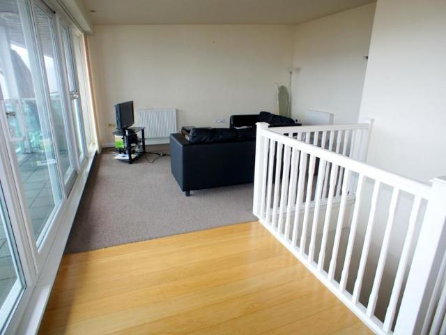 3 bedroom flat to rent