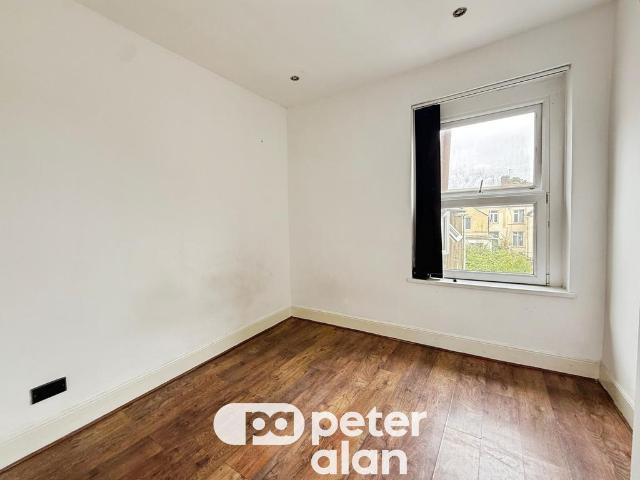 3 bedroom flat to rent