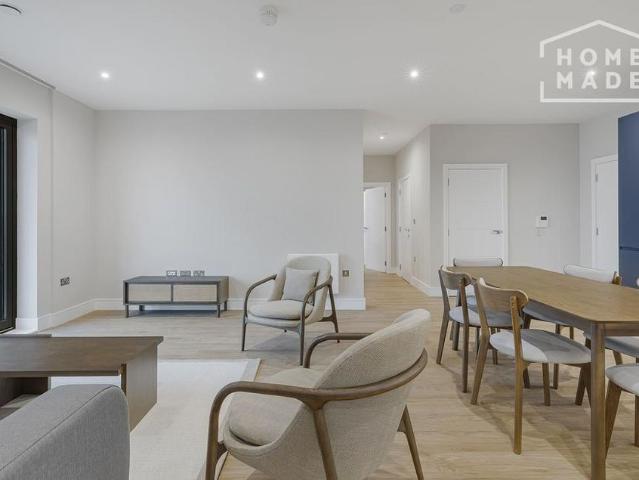 3 bedroom flat to rent