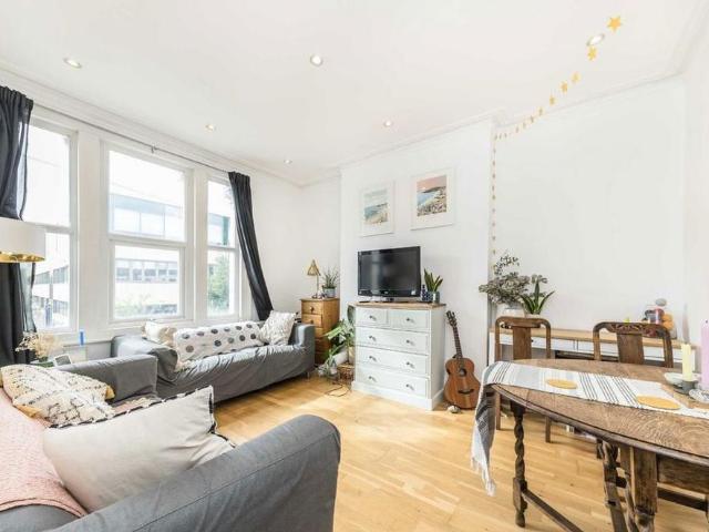 3 bedroom flat to rent
