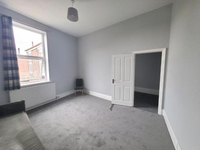 3 bedroom flat to rent