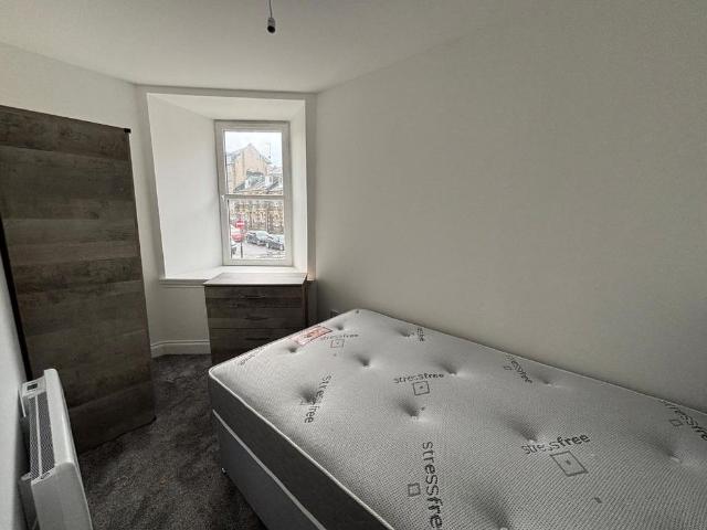 3 bedroom flat to rent