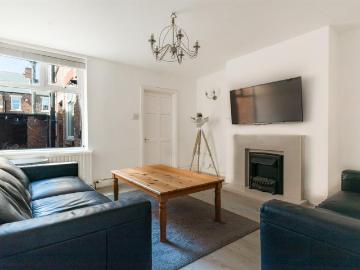 3 bedroom flat to rent