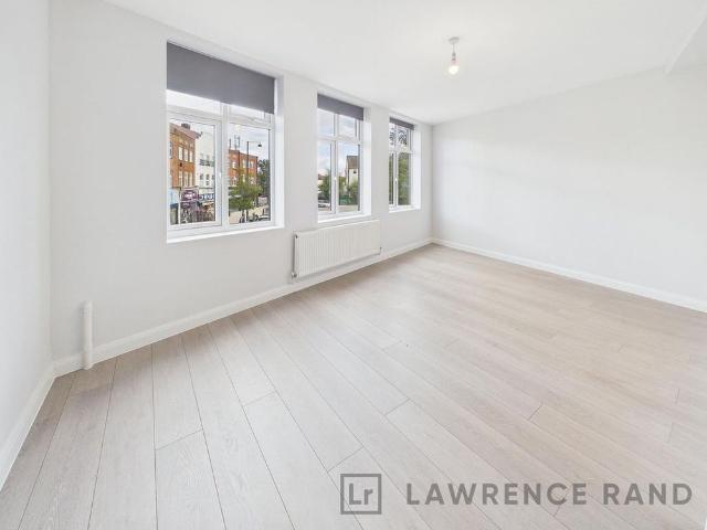3 bedroom flat to rent