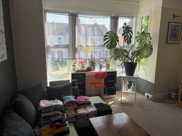 3 bedroom flat to rent