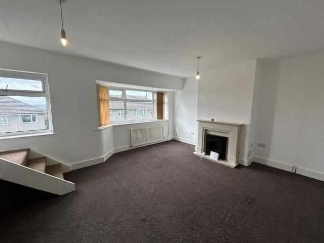 3 bedroom flat to rent