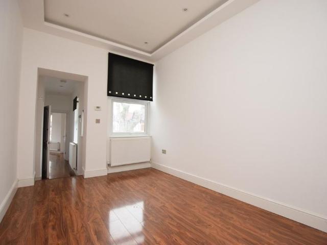 3 bedroom flat to rent