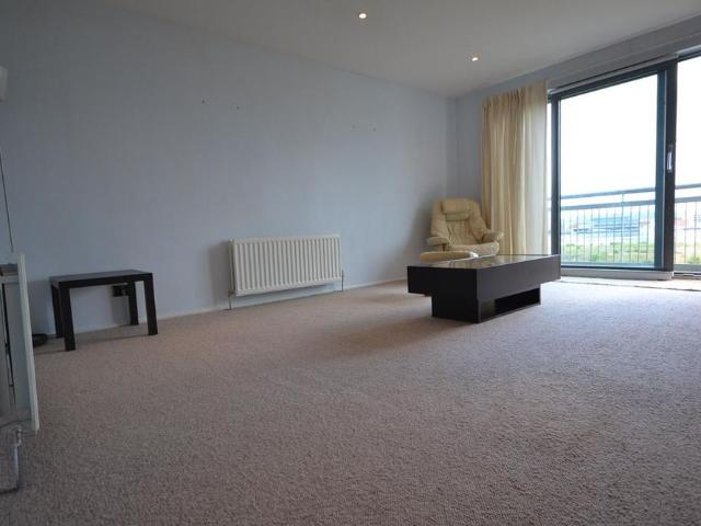 3 bedroom flat to rent