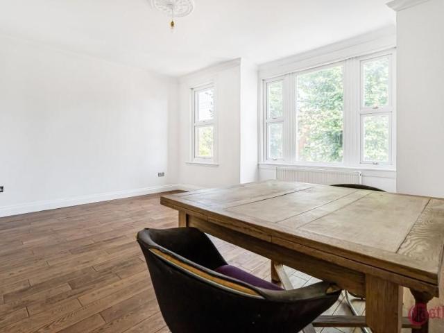 3 bedroom flat to rent