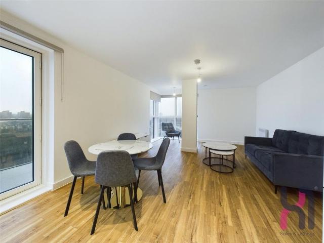 3 bedroom flat to rent