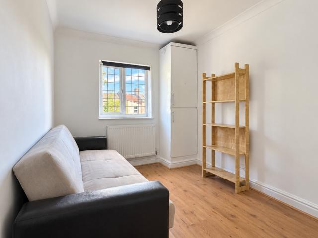 3 bedroom flat to rent