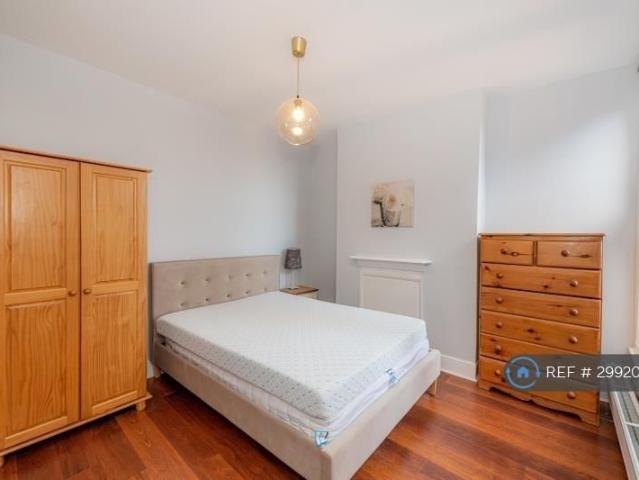 3 bedroom flat to rent