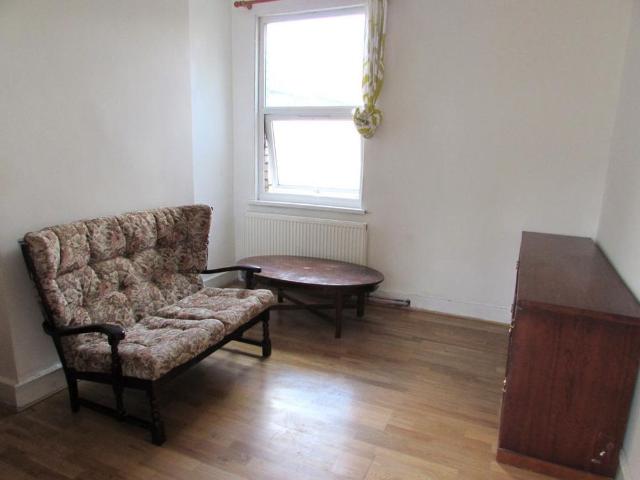 3 bedroom flat to rent