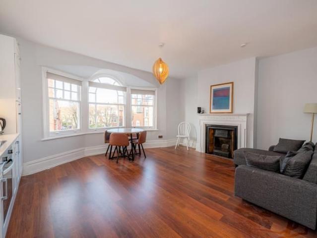 3 bedroom flat to rent