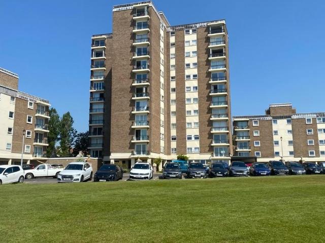 3 bedroom flat to rent