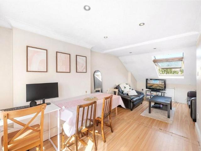 3 bedroom flat to rent