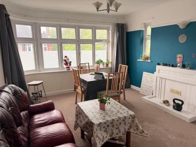 3 bedroom flat to rent