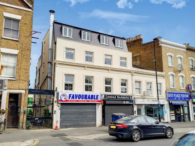 3 bedroom Flat To Rent