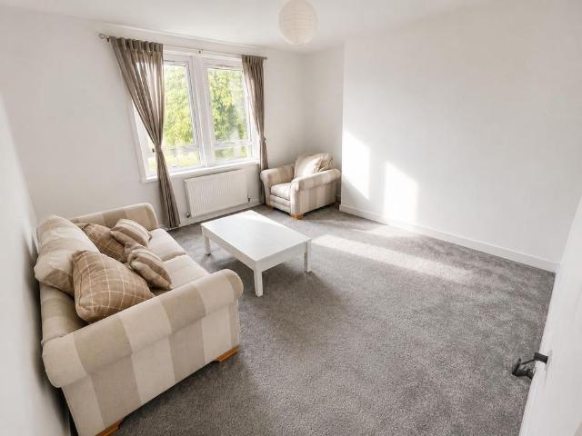 3 bedroom flat to rent