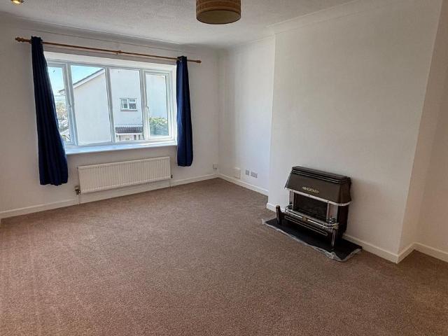 3 bedroom flat to rent