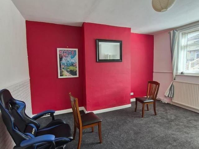 3 bedroom flat to rent