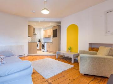 3 bedroom flat to rent