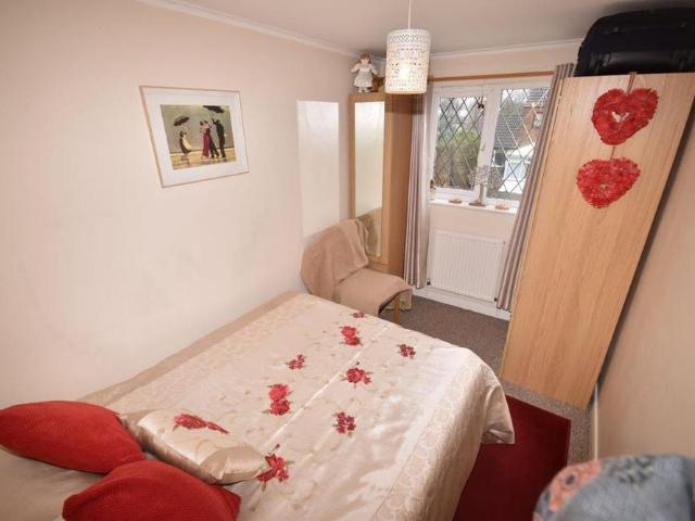 3 bedroom flat to rent