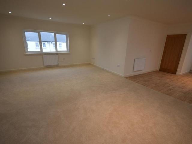 3 bedroom flat to rent