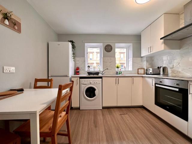 3 bedroom flat to rent