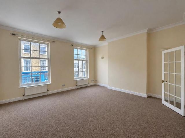 3 bedroom flat to rent