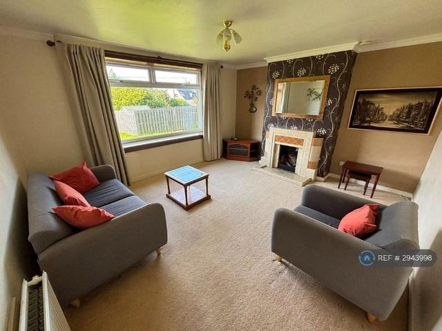 3 bedroom flat to rent