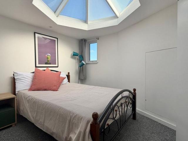 3 bedroom flat to rent