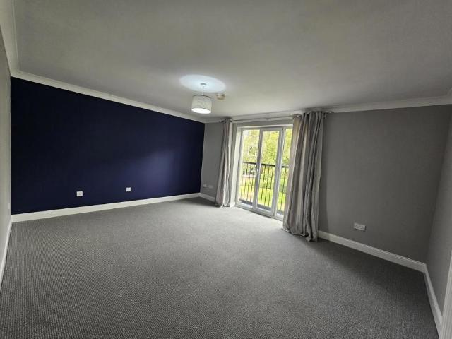 3 bedroom flat to rent