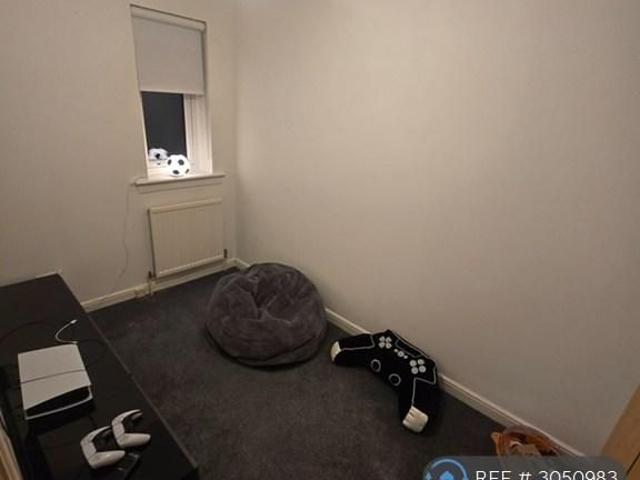 3 bedroom flat to rent