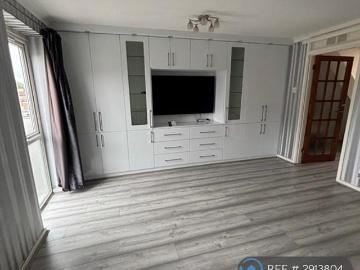 3 bedroom flat to rent
