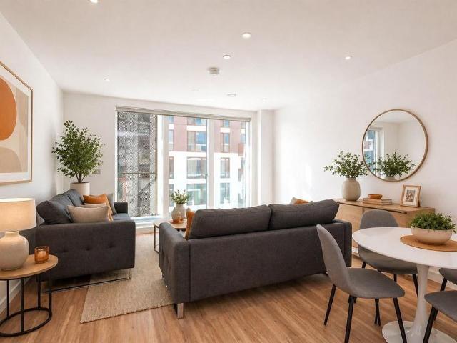 3 bedroom flat to rent