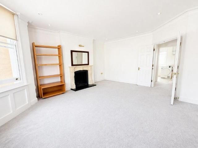 3 bedroom flat to rent