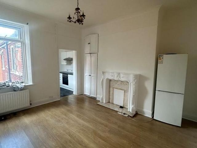 3 bedroom flat to rent