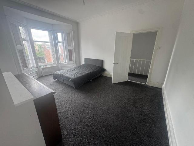 3 bedroom flat to rent