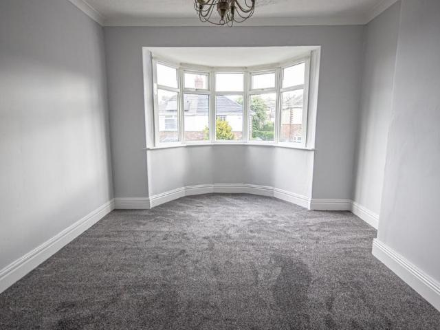 3 bedroom flat to rent