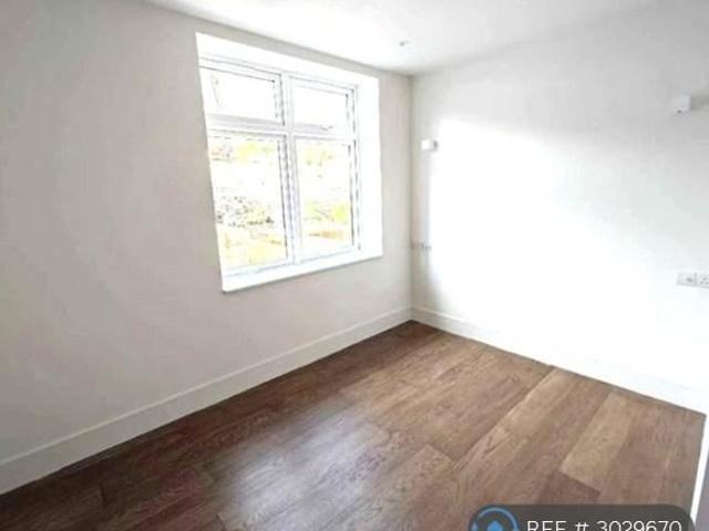 3 bedroom flat to rent