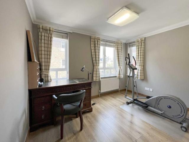 3 bedroom flat to rent