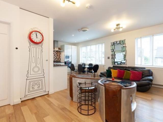 3 bedroom flat to rent